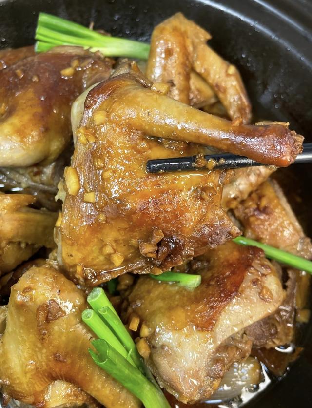 “一鸽顶九鸡”,别总炖鸡汤了,鸽子的4种吃法,健脾养胃补气血