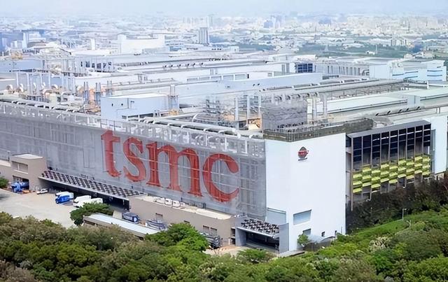 阿斯麦向美国承诺：只要解放军攻台，立刻远程瘫痪台积电光刻机