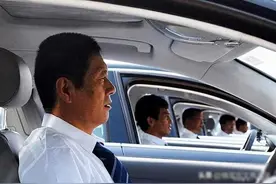 乡镇书记的司机都有哪些特殊待遇？究竟是不是所谓的“三把手”？图片