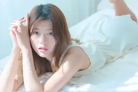 亲吻却见女友喉结？恋爱脑-1 网络奔现遭性转！！！图片