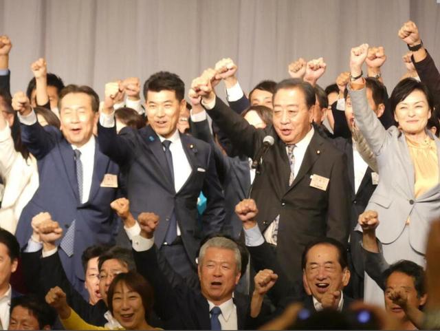 日本政坛巨震！166票封喉，公明党倒戈	，高市时代终结，中方回应