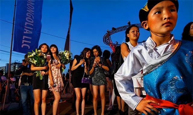蒙古国首都，居然没有任何“中国”元素，反而都是“日韩”文化？