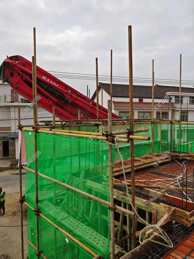 陕西小伙的自建房火了，因外观简洁而走红，网友：这才是豪宅！