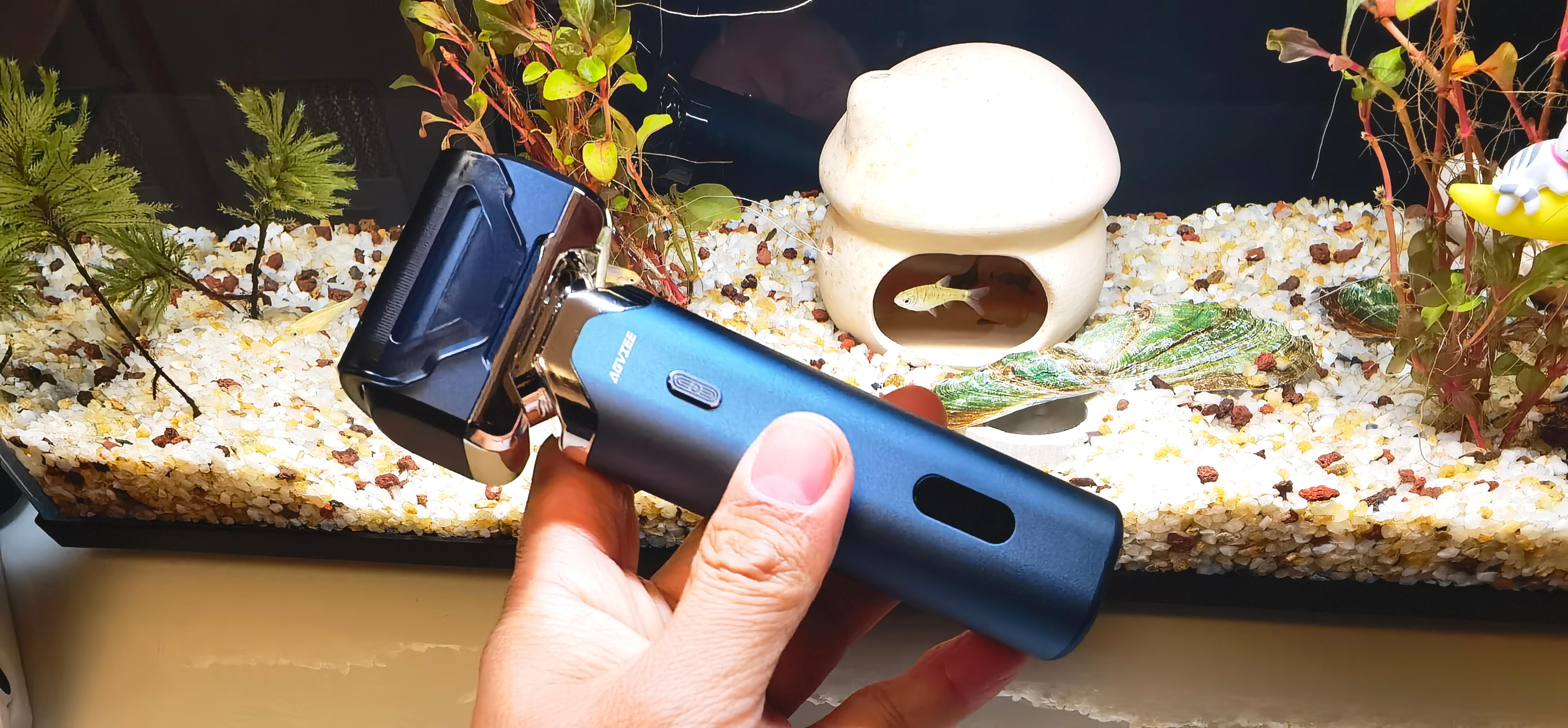 未野往复式剃须刀测评:五刀头27000转狂飙0残留,碾压千元机!