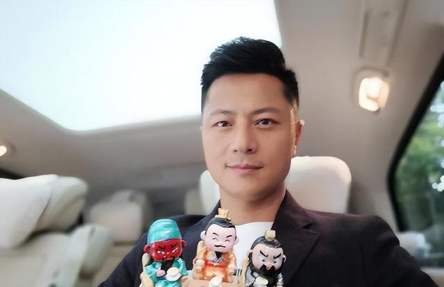 演了83部戏都没红，颜值不输靳东演技不输张译，如今47岁还在拍戏