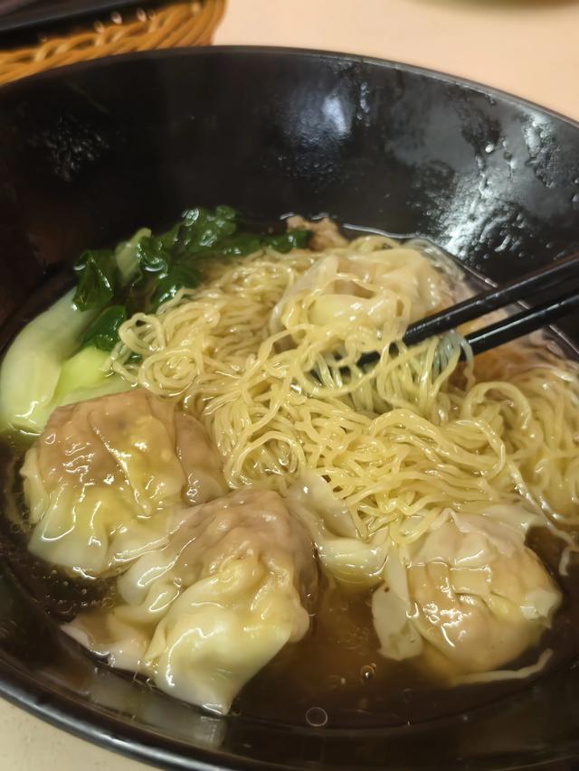 我们与食物的关系，往往反应我们和其他人以及事物的关系…