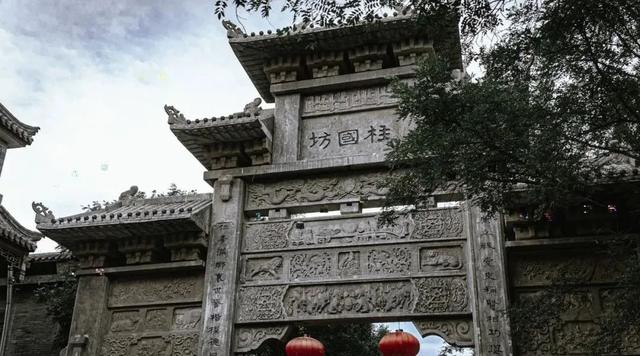周末出发！跨越山与海之间，寻觅一座城→