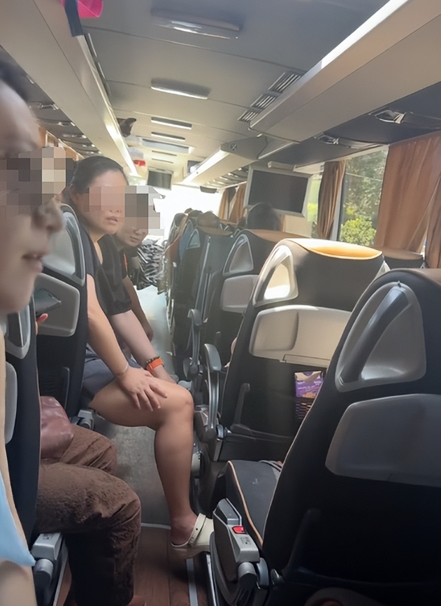 一车端！中国旅行团去意大利旅游，下车吃饭被洗劫一空，精准作案