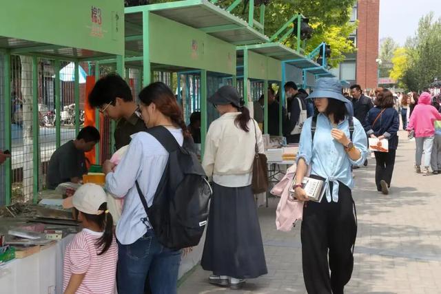 邂逅书香，来海河旧书市集体验一场文艺慢生活