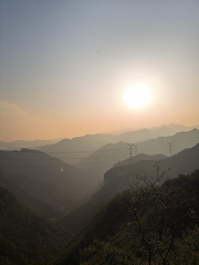 七律·登门头沟天门山