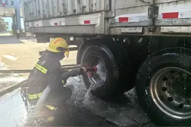 挂车送“火”上门，蓝朋友秒接单图片