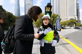 陆家嘴的最美“警”色图片