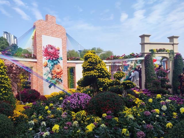 人从众菊花展VS男厕被沦陷