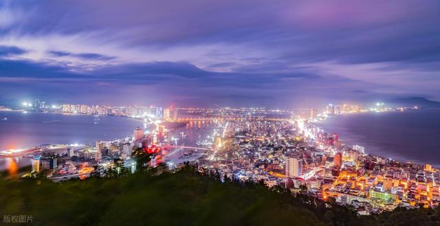 比威海人少！比日照好吃！这座冬日 20℃的“北方冬日看海天花板”