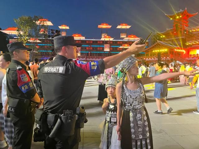 湖北公安｜【阳光下的守护】恩施公安：持续打造“旅游警务”品牌 全方位守护 让游客放心来舒心游