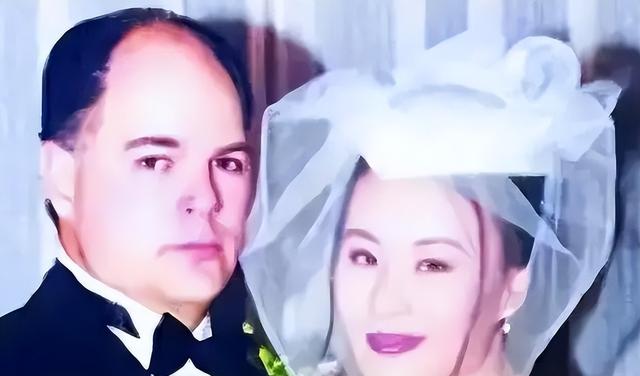 原来早已不是中国籍？事业巅峰远赴美国，被老外“玩腻”晚年回国