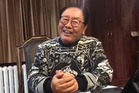 猪八戒马德华：现实中娶到“嫦娥”，52年恩爱如初，儿子是他骄傲图片
