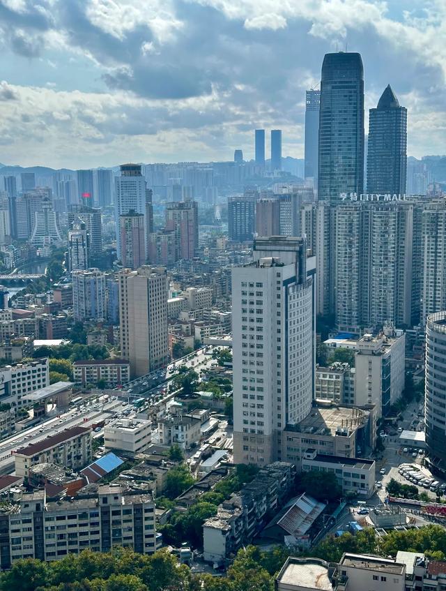我是上海人，国庆去了一趟贵阳，被这座西南大城市震撼到了！