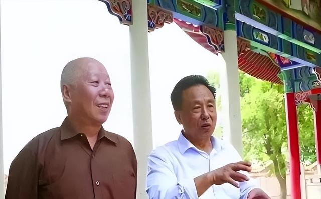 包养10位情妇，睡觉翻牌生下11个私生子，75岁还在拼命生娃！
