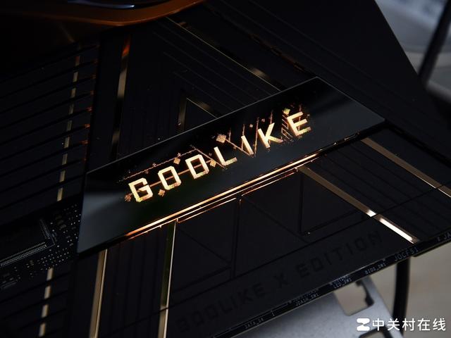 十周年典藏作品 微星MEG X870E GODLIKE X EDITION超神主板评测