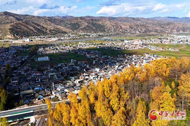 陇拍客丨岷县十里镇：秋色斑斓映洮水