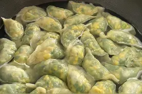 调韭菜馅饺子，切记别乱放调料，牢记3放3不放，鲜嫩可口又好吃图片