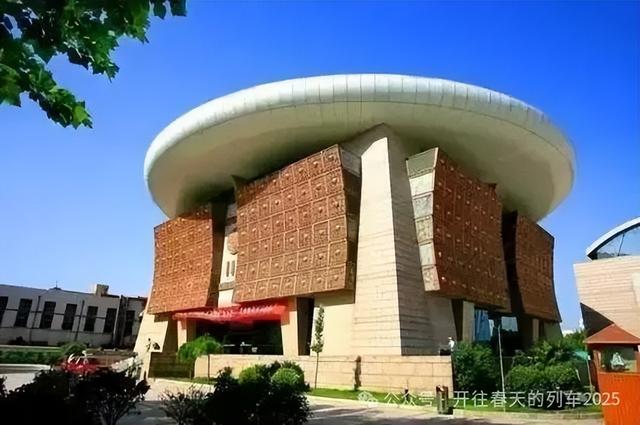 郑州博物馆：在“华夏之冠”里读懂中原文明的千年密码
