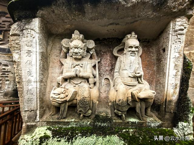 大足石刻能并列四大石窟吗？这一篇估计是最详介绍了，有些长慎入