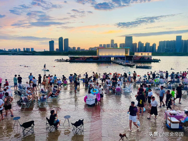 遭38℃暴晒？我一个重庆人告诉你：夏天去长沙绝不是 "找罪受"