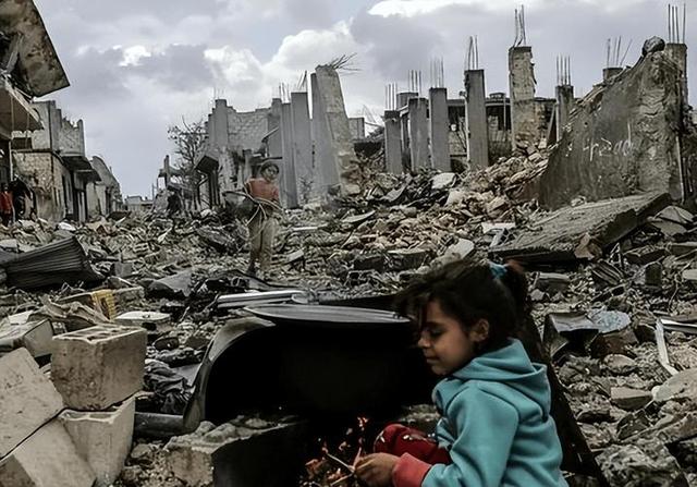 100枚导弹从天而降，美军开始斩首，中东打起来了，英法德俄失声