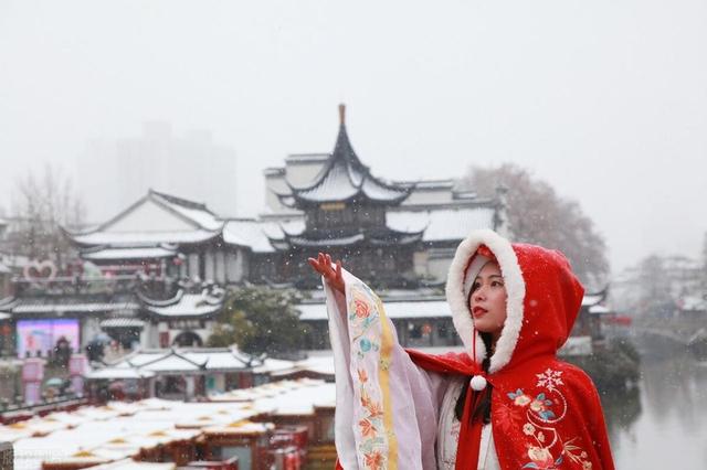 邻居和我搭伙过日子，他退休金8500随便我花，10天后，我做出决定