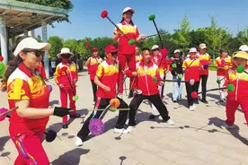 花棍舞出“精气神”！太原非遗花棍健身团“出圈”图片
