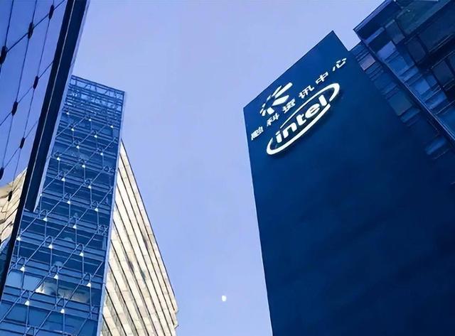 英伟达赚771亿封神？罗森维戳破，光环效应下，成功就是风口套路