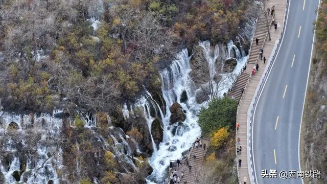 动车出行有多火?这个景区打破40年客流量纪录!