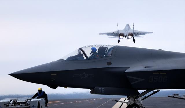 三航母时代到来！福建舰携3大绝活震撼入列，真正的变革开始了