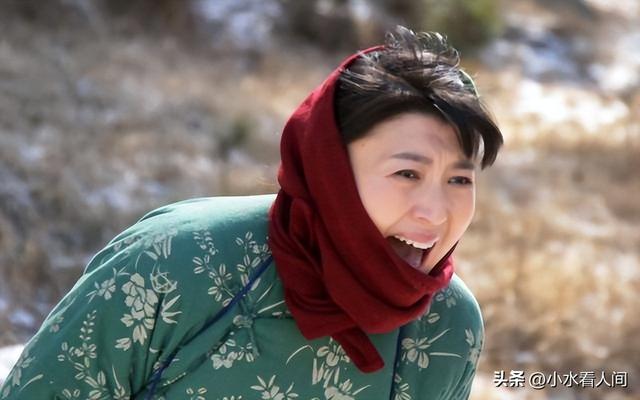 吃相难看！闫学晶哭穷被喷后，再现狂傲言论，黑历史被扒后急眼了