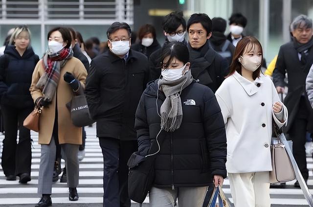 中方刚给四个大国打了招呼，日本政坛“大地震”	，高市或将下台？对外释放信号非同寻常