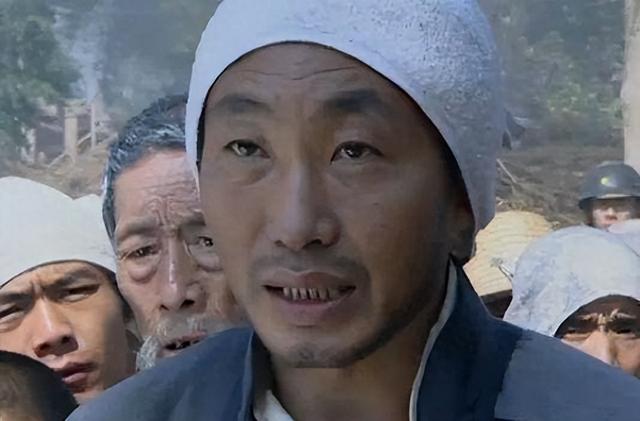 别作了！杜源住别墅开40万车，徒手洗车闪伤腰，只为省20块洗车钱