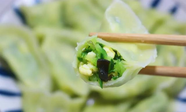 夏天包饺子，快试试这个馅，鲜嫩爽口不油腻，一口一个停不下来！