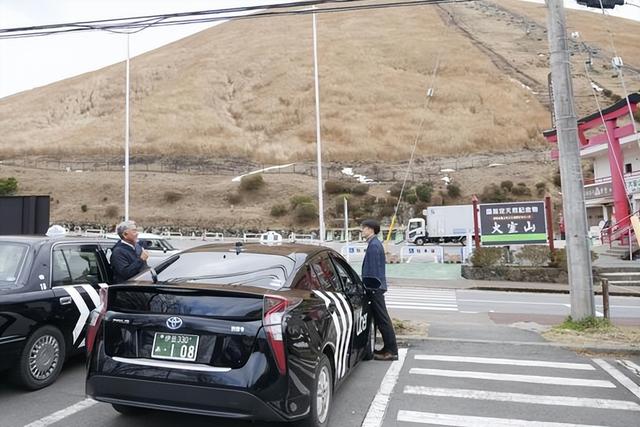 60万人逃离 1.3万人逆行：中国赴日游客锐减下的坚持与博弈