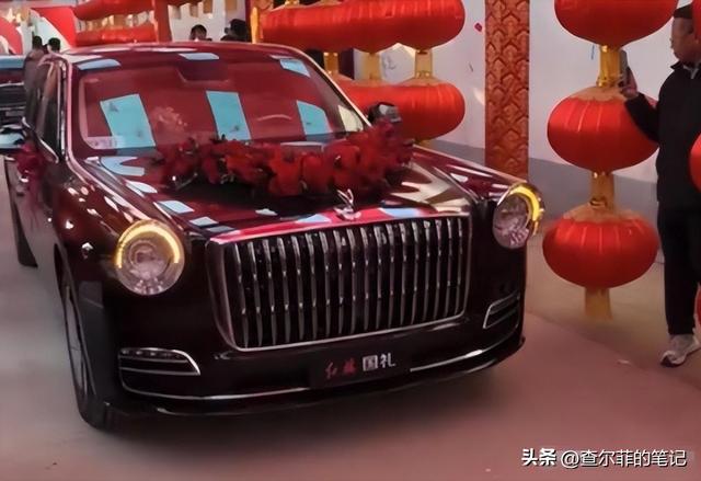 最帅升旗手张自轩大婚不到24小时，荒唐一幕出现，新娘受无妄之灾