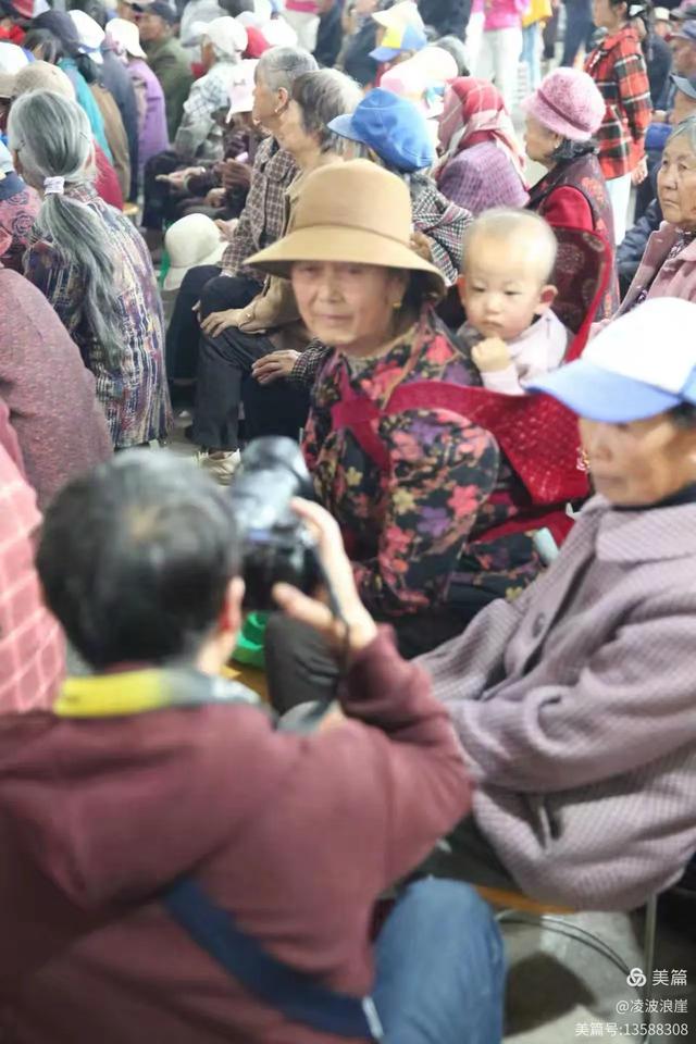 金秋三岔河：荷韵传情颂美景 孝亲敬老暖桑榆