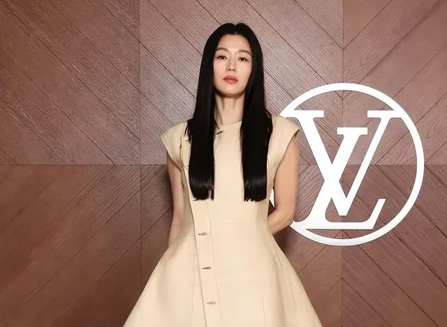 全智贤辱华第4天，本人拒不道歉，三大品牌紧急切割，损失上亿