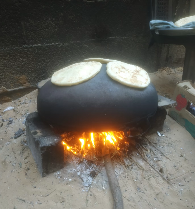 炸弹摧毁房子，饥饿掐住命根，加沙人的生活远比死亡更加残酷