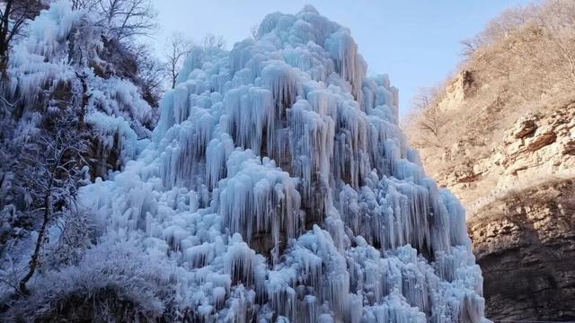 冰封玫瑰 + 冰瀑奇观的冬日浪漫，元旦冲平谷