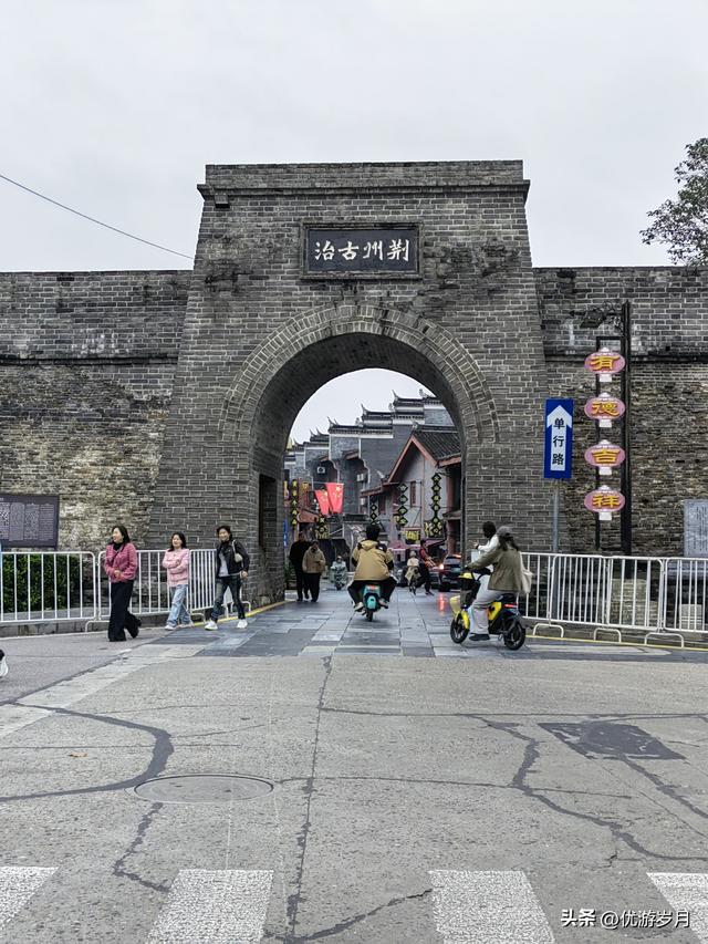 襄阳古城汉江风景很美