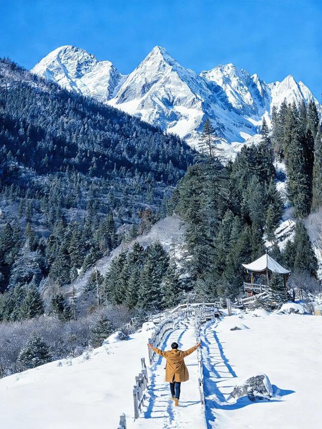 不说了，我要去四川玩雪了！