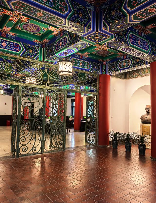 别再挤豫园！上海这个“小故宫”比它大3倍还免费，攻略收好！