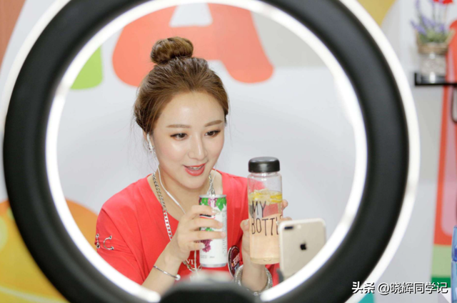 国家动真格了！封杀大批网红，原因全一致，网友：他们吃相太难看