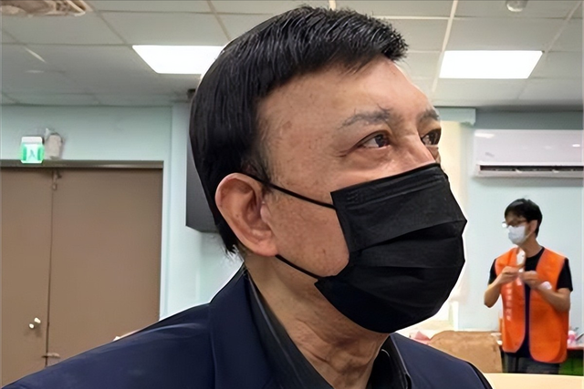 曾是一代歌王，后来成人尽皆知的台独份子，如今赔光家产下场凄凉